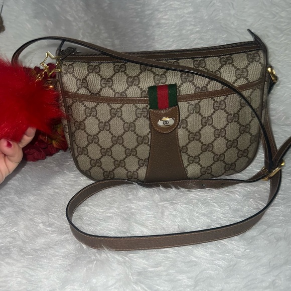 Gucci Handbags - ♥️♥️♥️ Authentic Gucci Crossbody bag